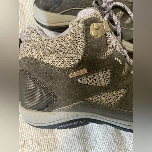 Merrell Women's Gray Hiking Shoes - Picture 2 of 10